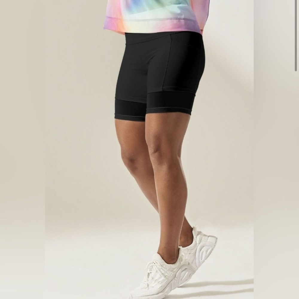 Athleta Mesh Me Up Short in Medium Black Legging Shorts for Workouts